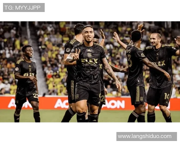 休斯顿迪纳摩对阵洛杉矶球队的精彩赛事回顾与分析